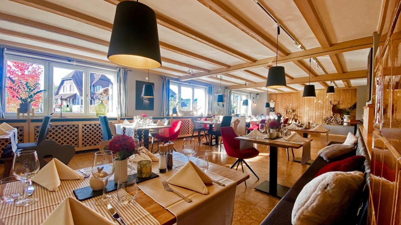 Landhotel Gasthaus Zum Pflug Zell am Harmersbach Exterior foto